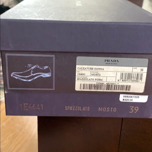 Prada shoes in original box with dust covers - Picture 2 of 3